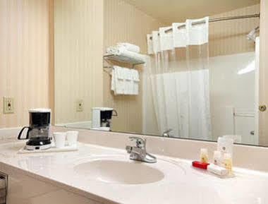 Super 8 By Wyndham Lowell/Bentonville/Rogers Area Exteriér fotografie